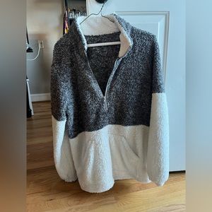 Gray and White Sherpa Pull Over